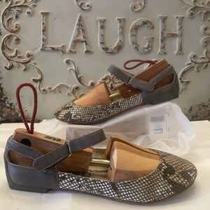 Genuine snake skin ballerinas TSUBO brand size 6